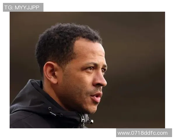 揭秘足球明星夜猫的真实身份与背后故事