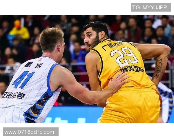 武汉网球队的包夹战术解析与实战应用探讨 武汉网球队的包夹战术解析与实战应用探讨