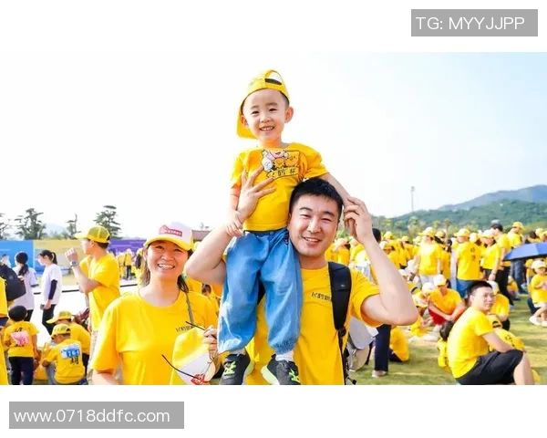 足球明星与萌娃携手共创幸福瞬间的温馨故事 足球明星与萌娃携手共创幸福瞬间的温馨故事