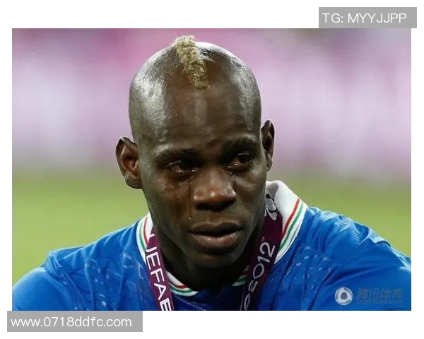 足球明星泪洒赛场瞬间感动无数球迷的背后故事揭秘